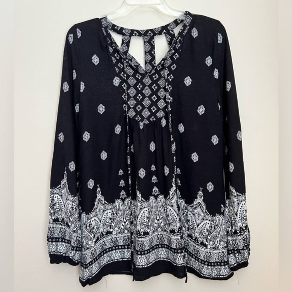 Black and White Paisley and Geometric Top